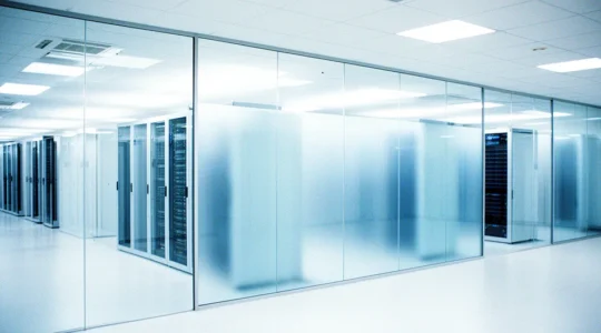 Infrastructure sécurisée de données de santé avec serveurs et connexions cryptées dans un environnement technologique moderne